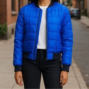 Athleta Dobby Puffer Coat/Jacket, women’s medium. Macaw Blue.